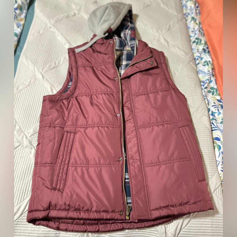 Weatherproof Vintage Hooded Puffer Vest - Plaid Lined - Size M - Burgundy